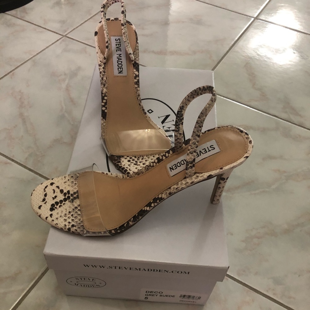 Steve Madden grey suede heels!